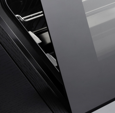 Духовой шкаф V-ZUG Combair V6000 60P черное стекло/AutoDoor C6T-21073